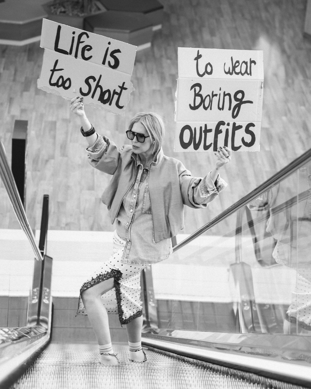 Life is too short to wear boring outfits. ✨

Bij Paparazzi is het nooit te gek! Een opvallende kleur, een coole combinatie of net dat ene stuk dat je normaal niet zou kiezen.

Durf te dragen waar jij je goed in voelt. 🤍