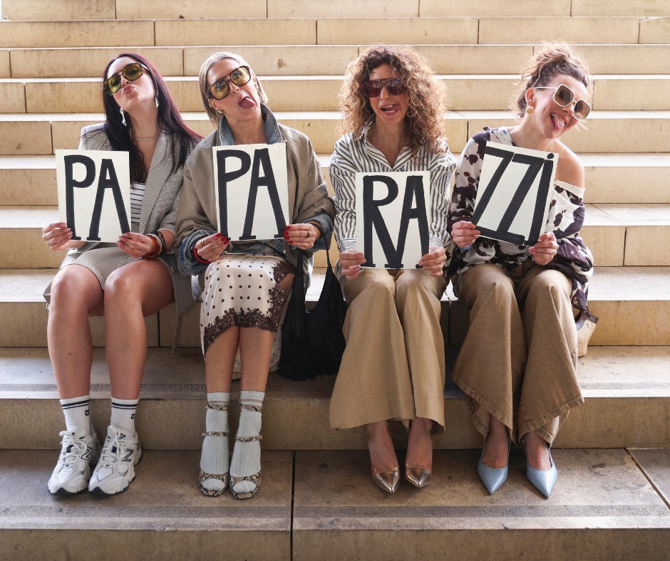 Paparazzi. 🤍

Een plek waar mode draait om meer dan kleding alleen.

We inspireren, adviseren en helpen je outfits vinden waarin jij je goed voelt.
Voor een speciale gelegenheid, een drukke werkdag of gewoon omdat je jezelf graag ziet stralen.

Want de juiste outfit geeft niet alleen stijl, maar ook zelfvertrouwen.

Ready for the spotlight.